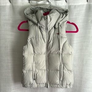 Hollister Gray Puffer Jacket with Removable Hood. Size Small